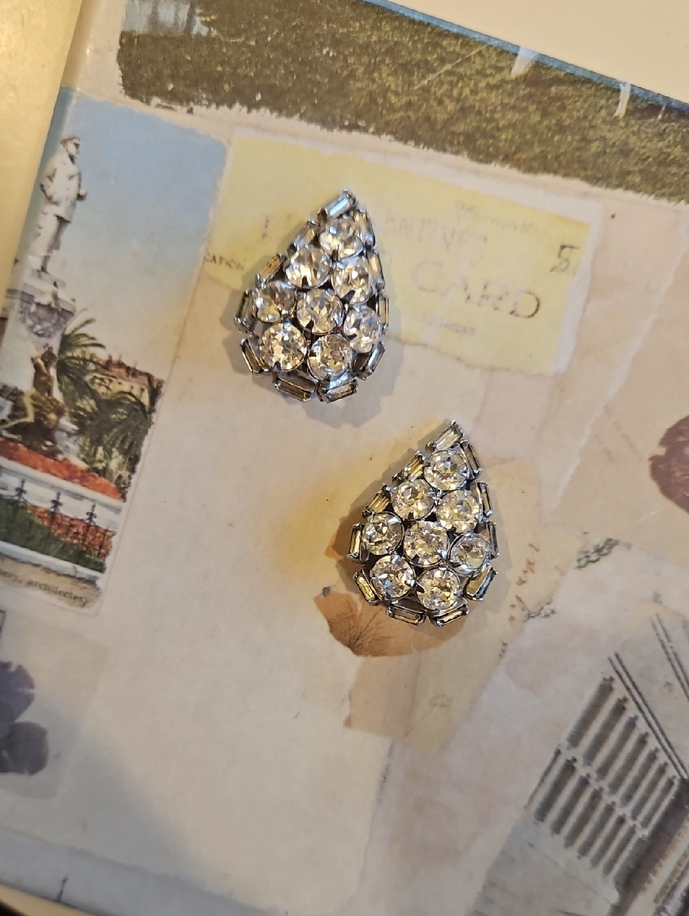 GALE clear rhinestones tear drop clip on earrings Vintage Siver-Tone Prong Set - Picture 5 of 6